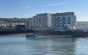 Comfortable Flat Close To The Beach